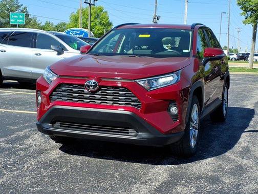 Pearl 2021 Toyota RAV4 XLE Premium