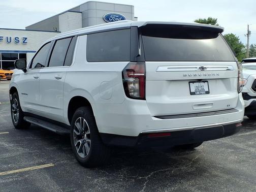 Summit White 2021 Chevrolet Suburban LT