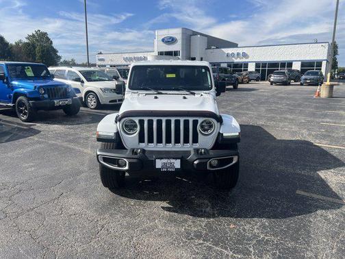 2022 Jeep Gladiator Overland