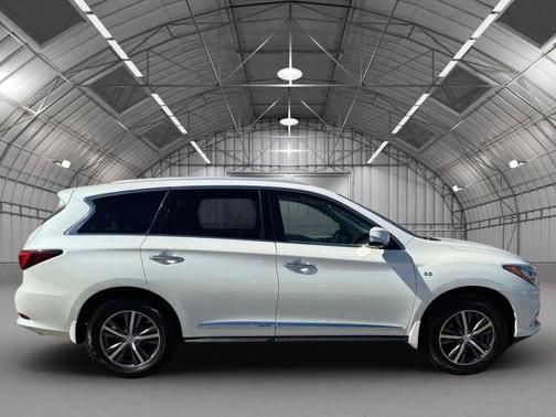 2017 INFINITI QX60 Base