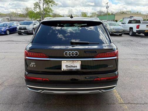 2021 Audi Q7 45 Premium