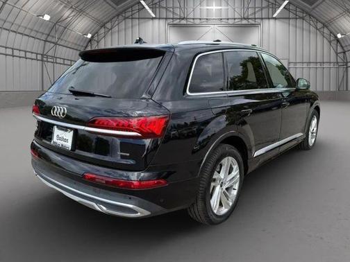 2021 Audi Q7 45 Premium