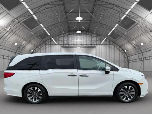 White 2022 Honda Odyssey EX-L