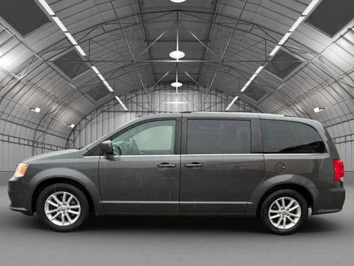 Gray 2019 Dodge Grand Caravan SXT