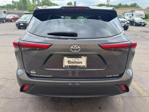 2022 Toyota Highlander XLE