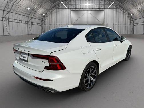 2019 Volvo S60 T5 Momentum