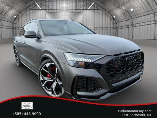 Mythos Black Metallic 2024 Audi RS Q8 4.0T quattro