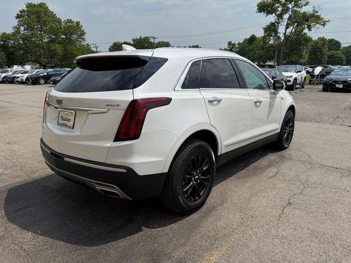 2022 Cadillac XT5 Premium Luxury