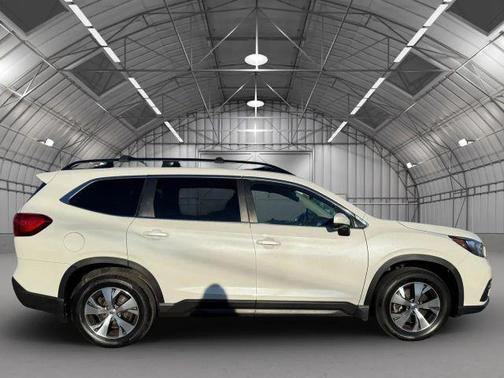 Crystal White Pearl 2022 Subaru Ascent Premium 7-Passenger