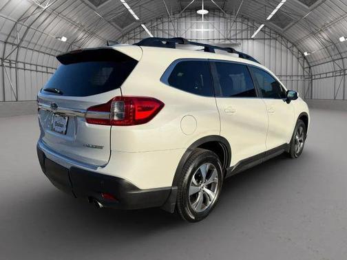 Crystal White Pearl 2022 Subaru Ascent Premium 7-Passenger