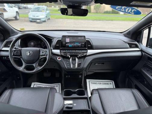 White 2025 Honda Odyssey Sport-L