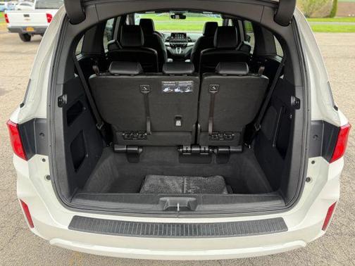 White 2025 Honda Odyssey Sport-L