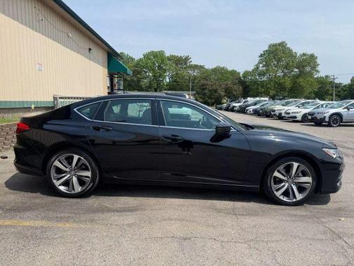 2022 Acura TLX Advance