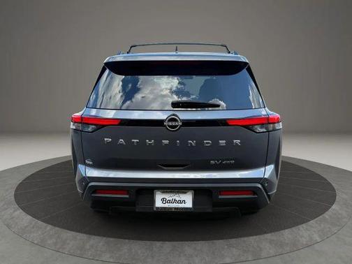 2022 Nissan Pathfinder SV