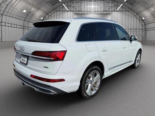 2021 Audi Q7 55 Premium Plus