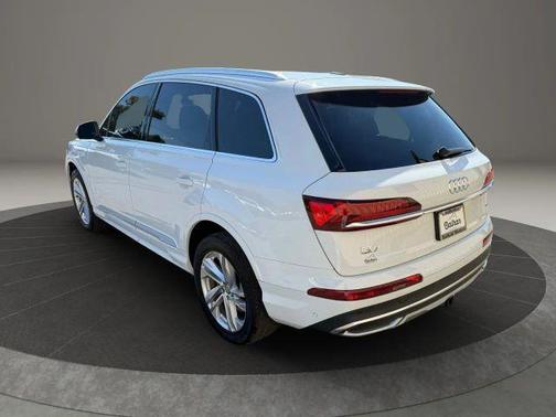 2021 Audi Q7 55 Premium Plus