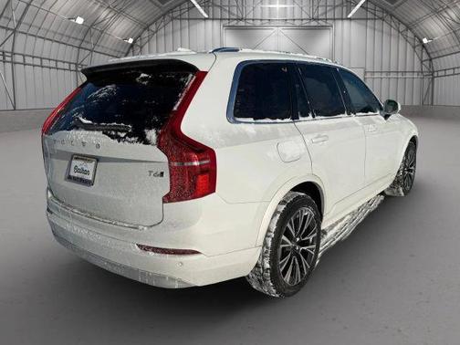 2022 Volvo XC90 T6 Momentum 6 Passenger
