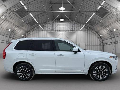 2022 Volvo XC90 T6 Momentum 6 Passenger