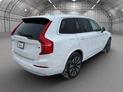 2022 Volvo XC90 T6 Momentum 6 Passenger