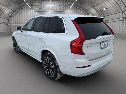 2022 Volvo XC90 T6 Momentum 6 Passenger