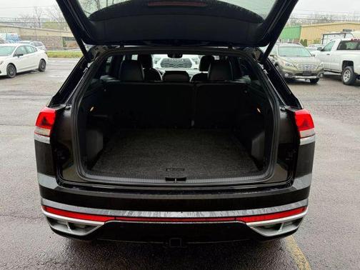 2020 Volkswagen Atlas Cross Sport 3.6L V6 SE w/Technology R-Line