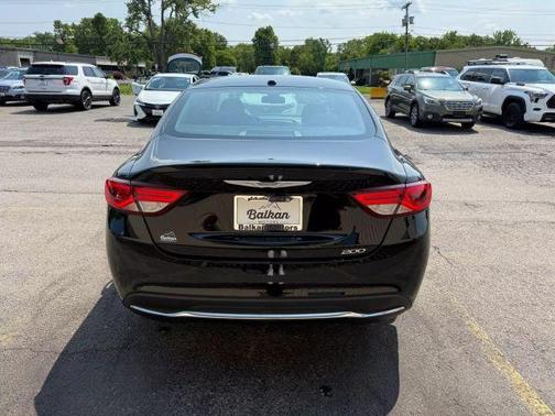 2015 Chrysler 200 Limited