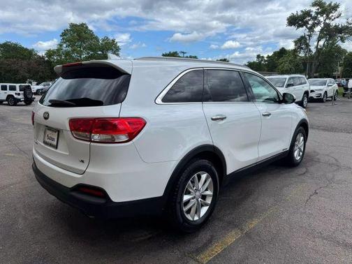 2016 Kia Sorento LX