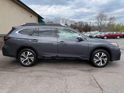 2022 Subaru Outback Touring