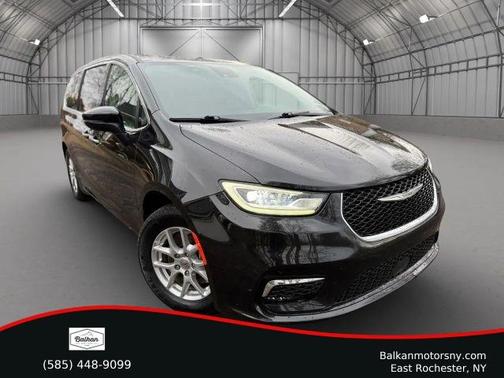 2023 Chrysler Pacifica Touring-L