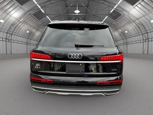 2021 Audi Q7 45 Premium