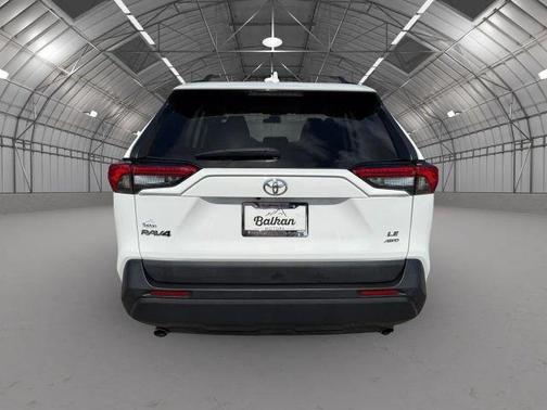 2021 Toyota RAV4 LE