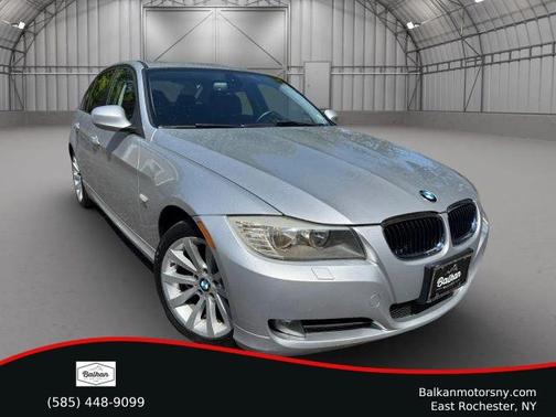 Gray 2011 BMW 328 i xDrive