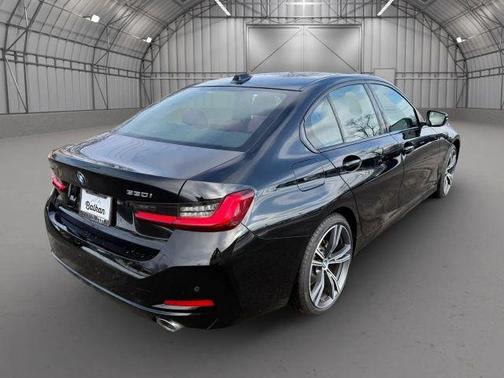 2023 BMW 330 i xDrive