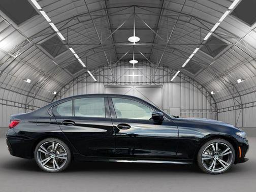 2023 BMW 330 i xDrive