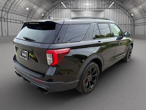 Black 2023 Ford Explorer ST