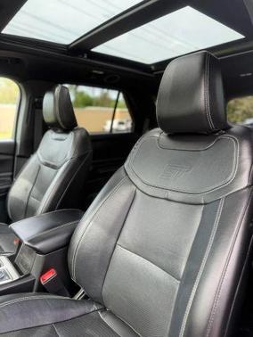 Black 2023 Ford Explorer ST