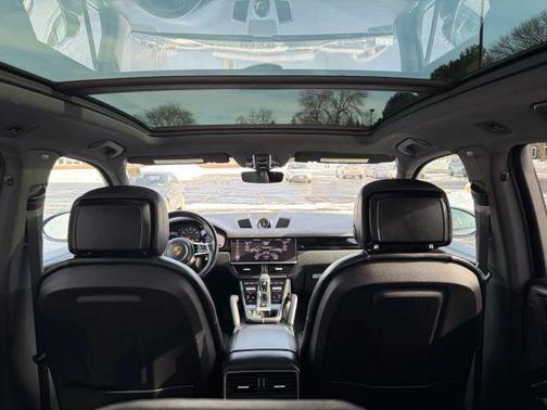 2021 Porsche Cayenne Base