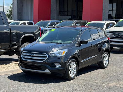Agate Black Metallic 2019 Ford Escape SE