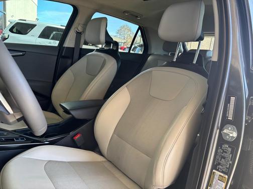 2025 Kia Niro Touring