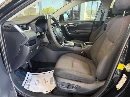 Midnight Black Metallic 2019 Toyota RAV4 XLE