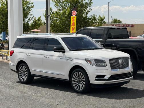 White Platinum Metallic Tri-Coat 2018 Lincoln Navigator Reserve