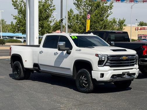 Iridescent Pearl Tricoat 2024 Chevrolet Silverado 3500 High Country