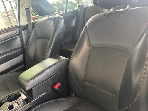 Crystal White Pearl 2019 Subaru Outback 2.5i Limited