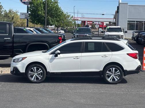 Crystal White Pearl 2019 Subaru Outback 2.5i Limited