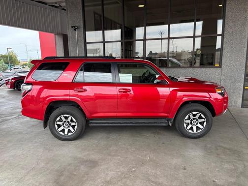 2024 Toyota 4Runner TRD Off Road