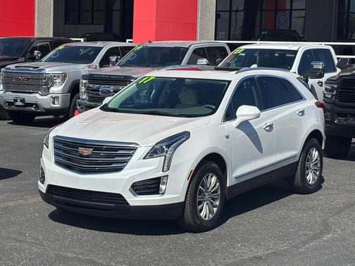 Crystal White Tricoat 2017 Cadillac XT5 Luxury