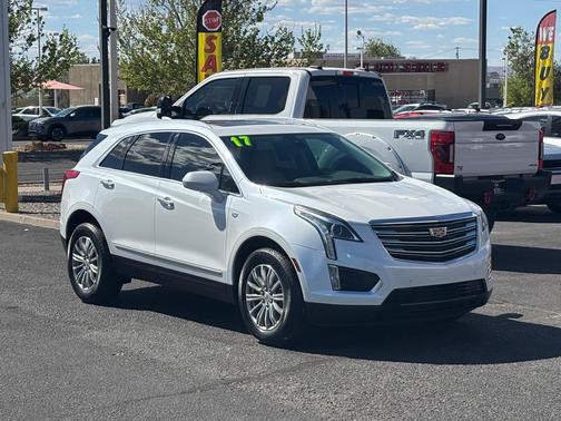 Crystal White Tricoat 2017 Cadillac XT5 Luxury