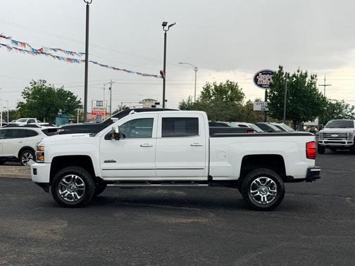 WHITE 2019 Chevrolet Silverado 2500 High Country