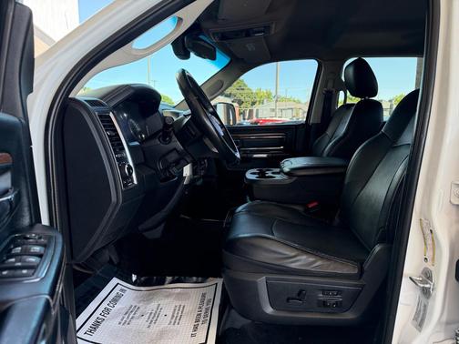 Bright White Clearcoat 2016 RAM 2500 Laramie