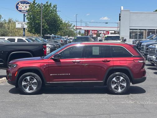 Velvet Red Pearlcoat 2022 Jeep Grand Cherokee 4xe Base